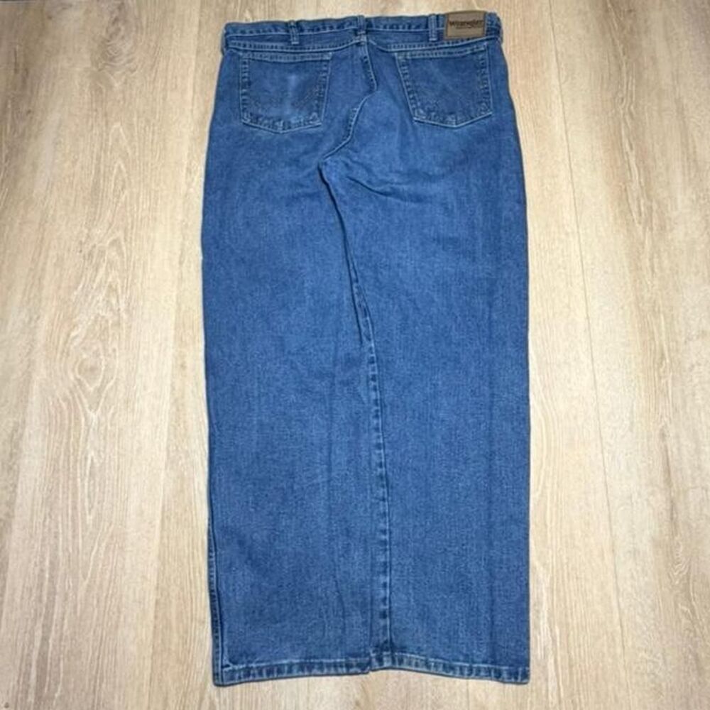 Wrangler Men's Blue and Navy Jeans